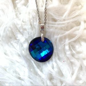 Ocean sparkle necklace 🌊